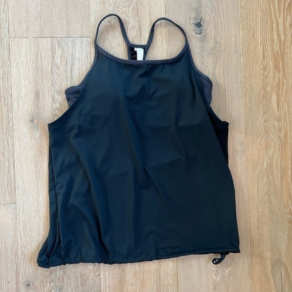 Fabletics Black and Grat Workout Top Drawstring Built In Bra